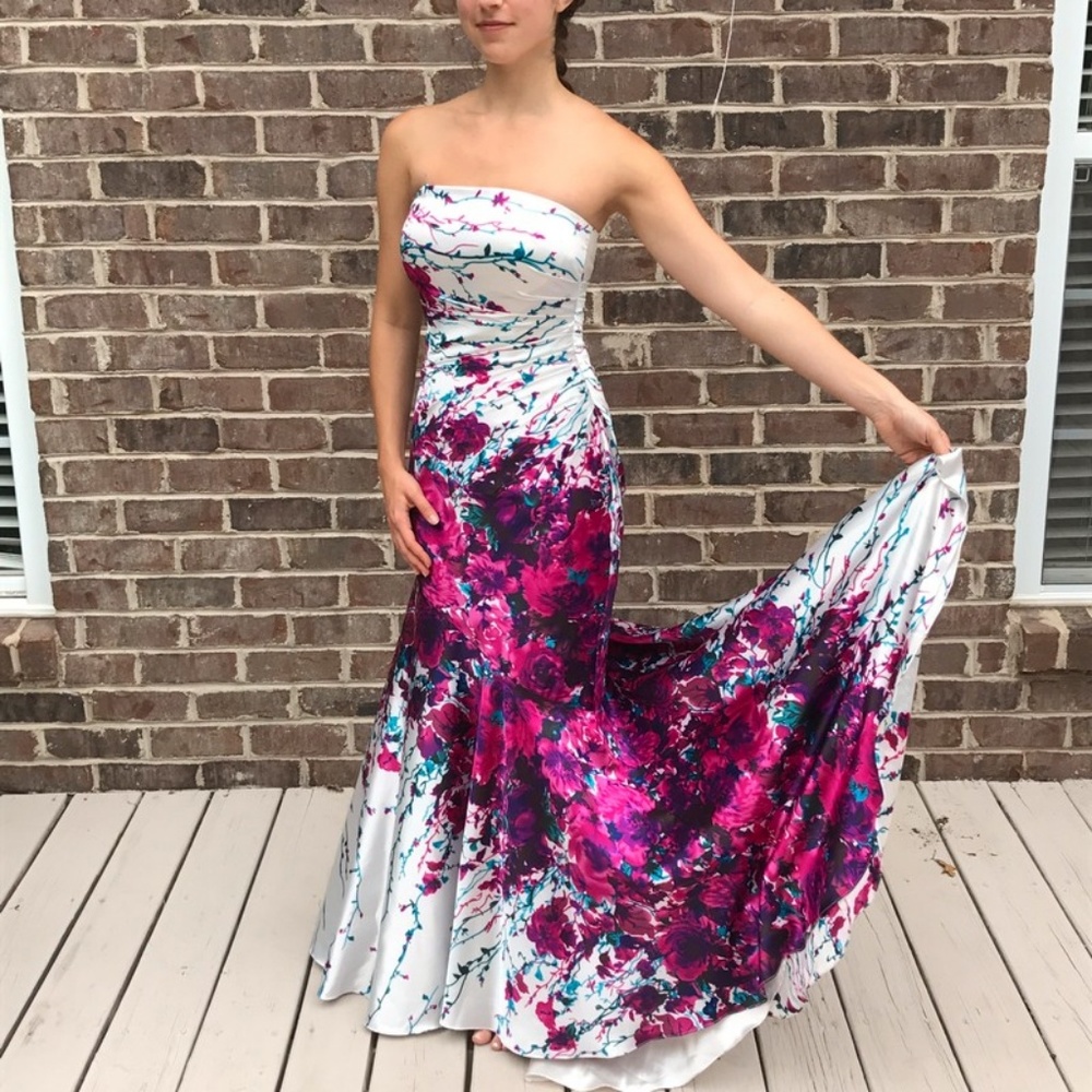 Stunning floral strapless cache prom/evening gown